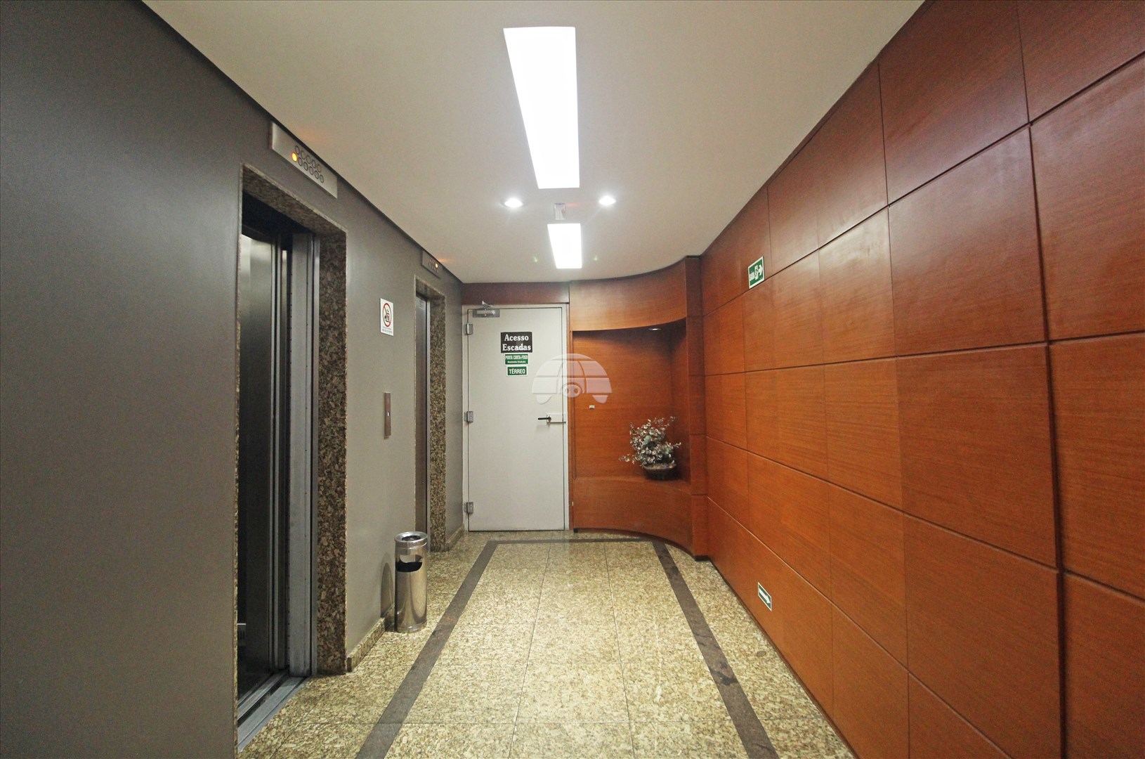 Sala/Conjunto Comercial para alugar em Centro, Curitiba — Portal Chave Fácil
