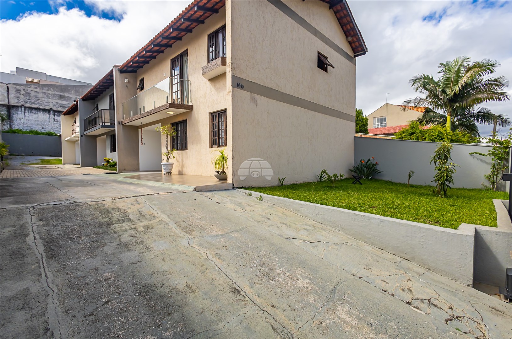 Casa à venda em Boa Vista, Curitiba — GOMES CONSULTOR IMOBILIARIO LTDA.