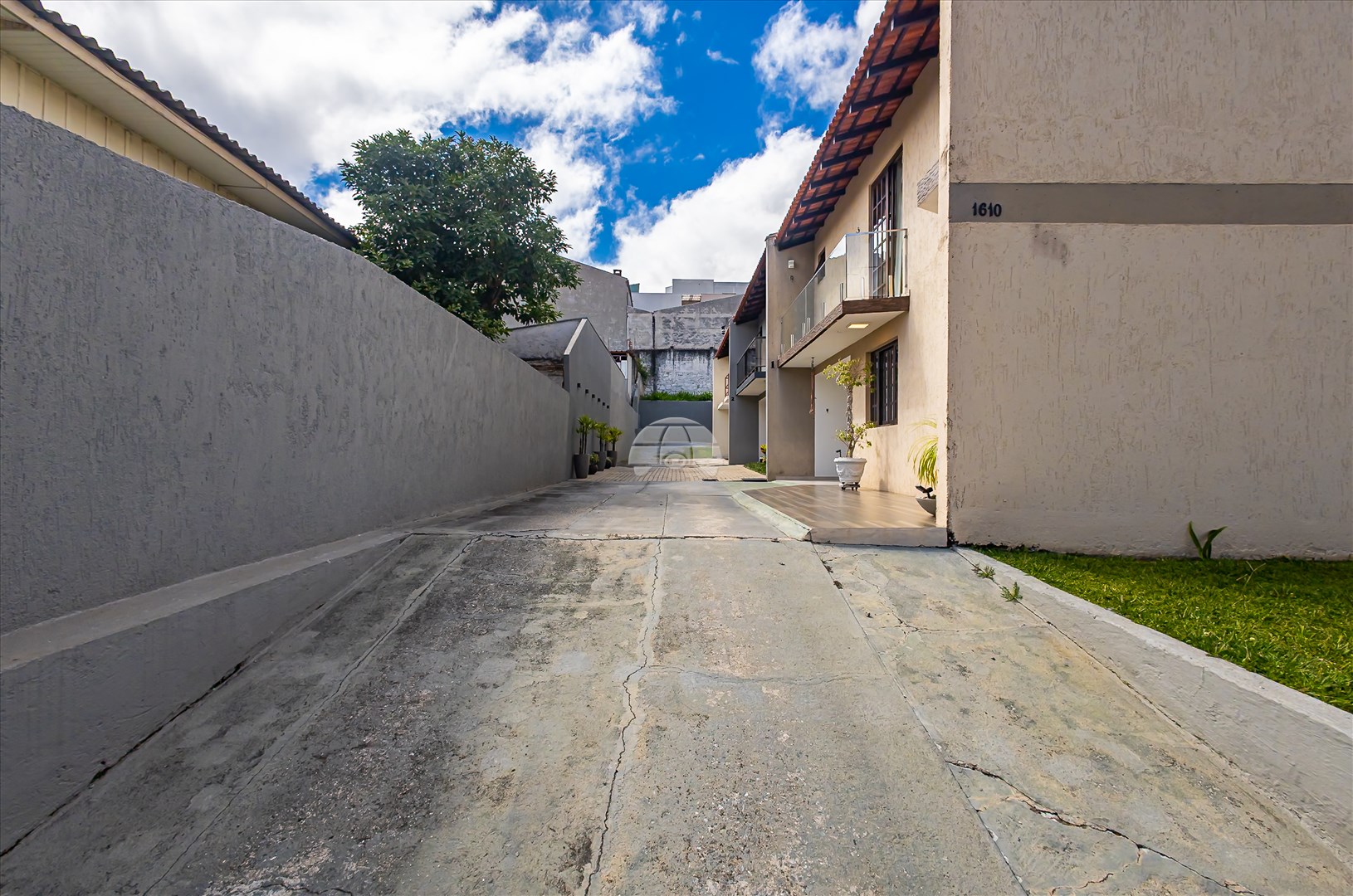 Casa à venda em Boa Vista, Curitiba — GOMES CONSULTOR IMOBILIARIO LTDA.