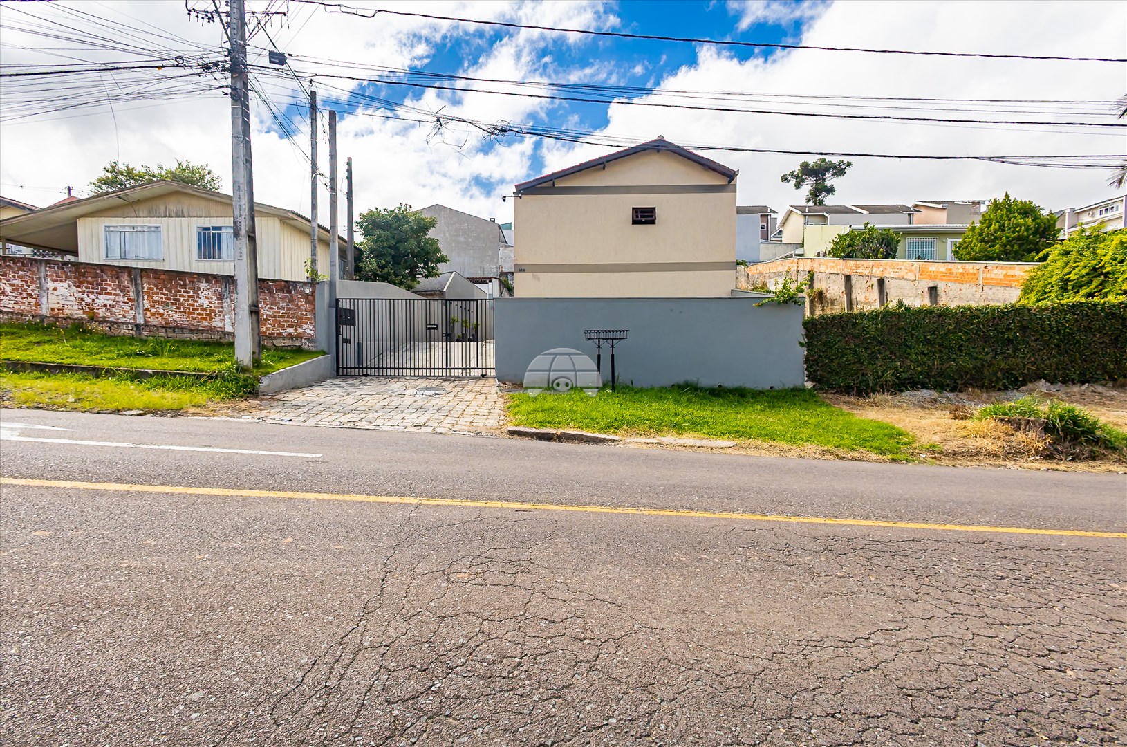 Casa à venda em Boa Vista, Curitiba — GOMES CONSULTOR IMOBILIARIO LTDA.
