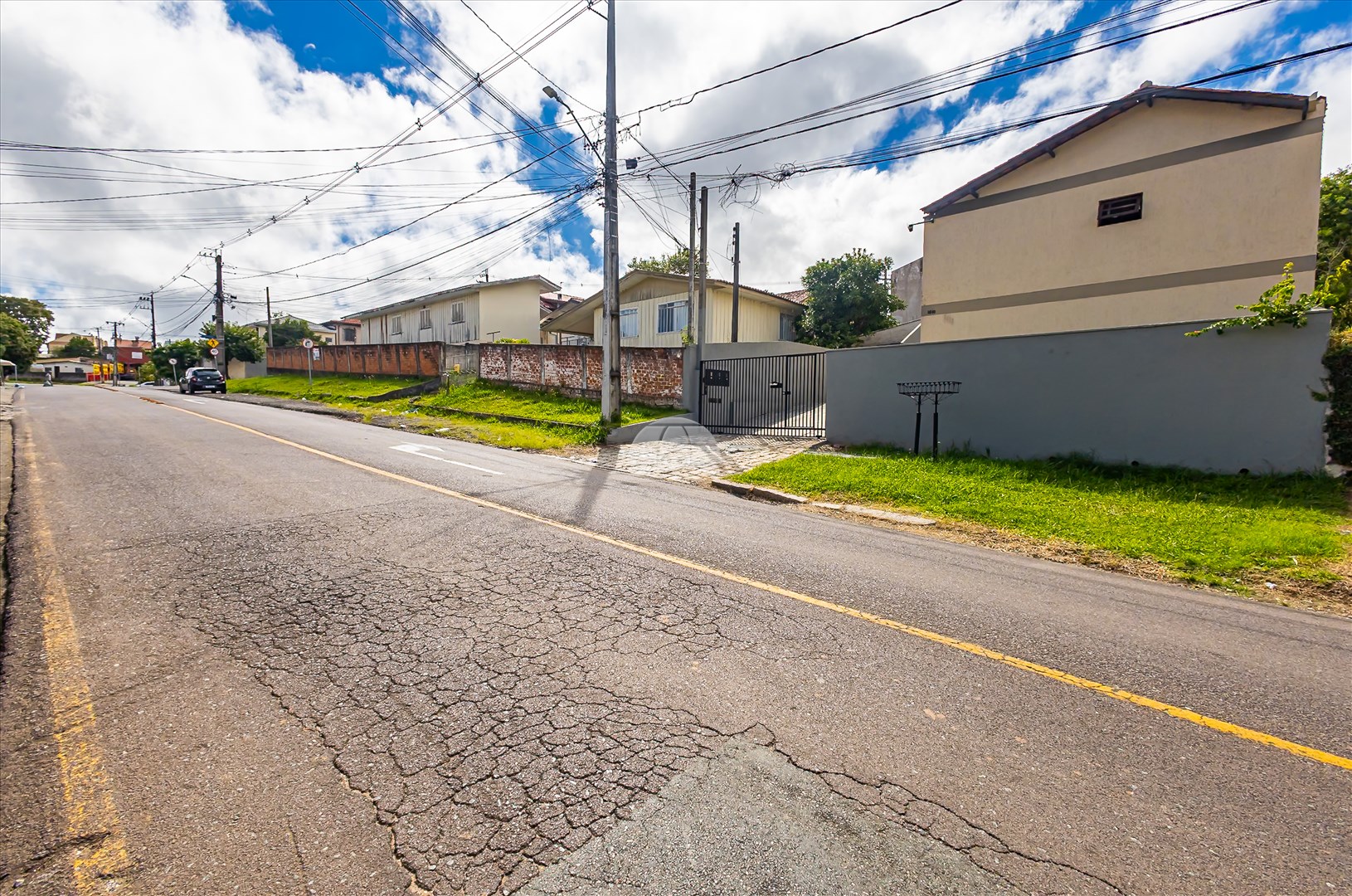 Casa à venda em Boa Vista, Curitiba — GOMES CONSULTOR IMOBILIARIO LTDA.