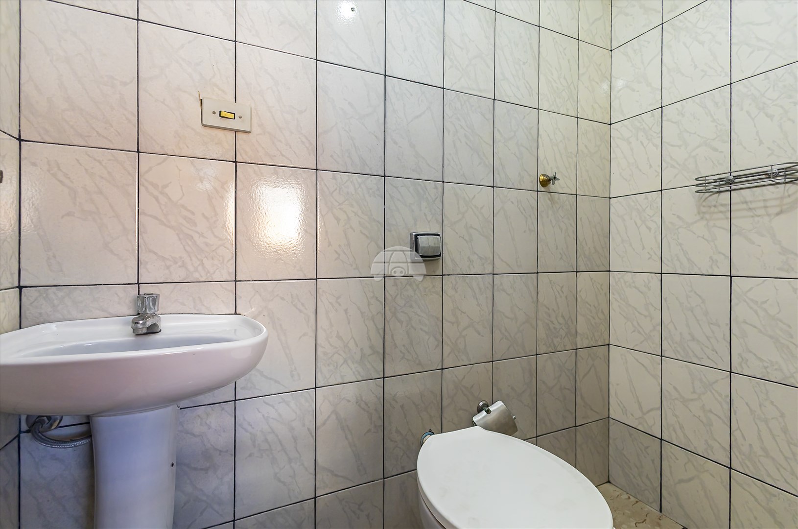 Casa à venda em Pinheirinho, Curitiba — Imobiliária Andrade