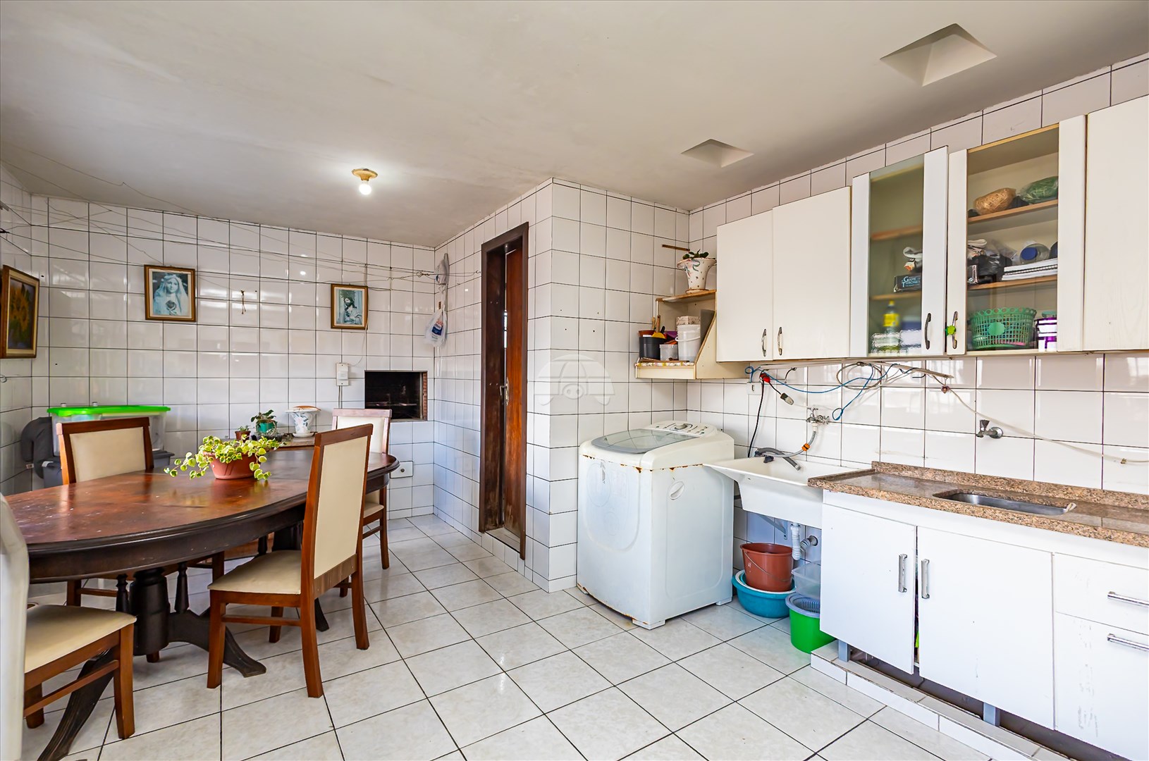 Casa à venda em Pinheirinho, Curitiba — Imobiliária Andrade