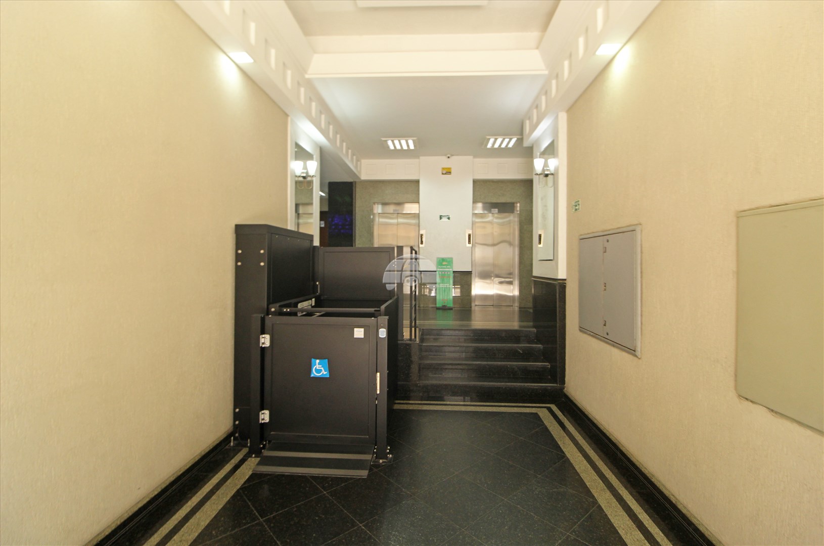 Sala/Conjunto Comercial para alugar em Centro, Curitiba — Portal Chave Fácil