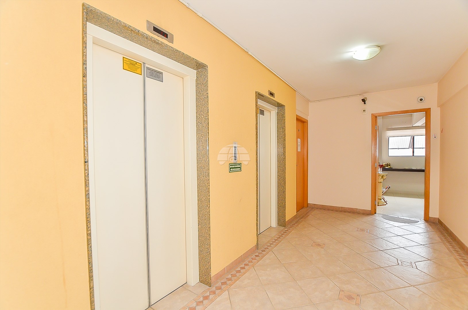 Sala/Conjunto Comercial à venda em Centro, Curitiba — Toyo Imóveis - Curitiba/PR