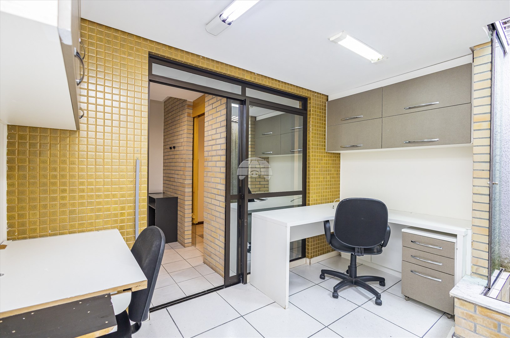 Sala/Conjunto Comercial à venda em Centro Cívico, Curitiba — Portal Chave Fácil