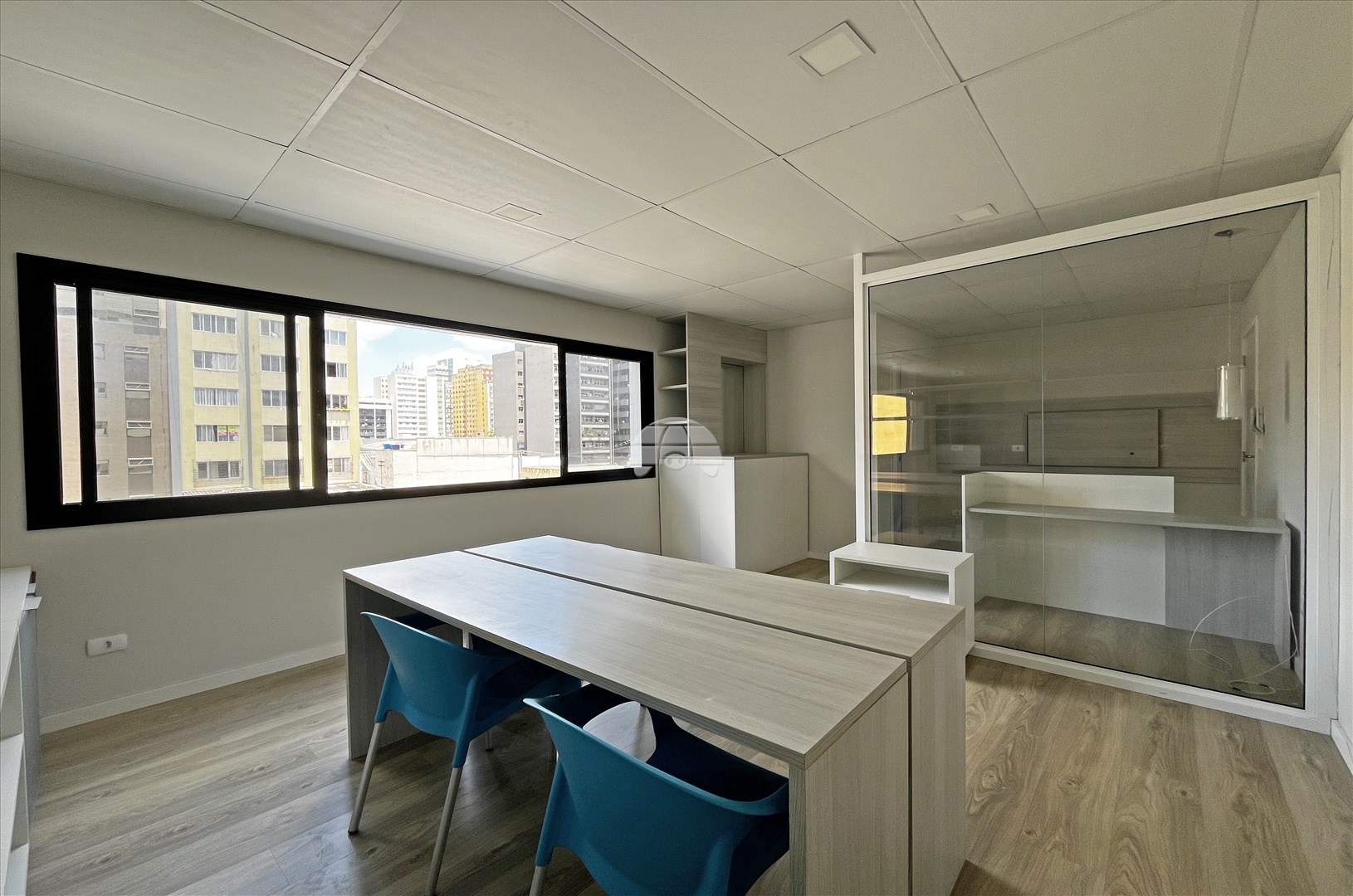 Sala/Conjunto Comercial para alugar em Centro, Curitiba — Portal Chave Fácil