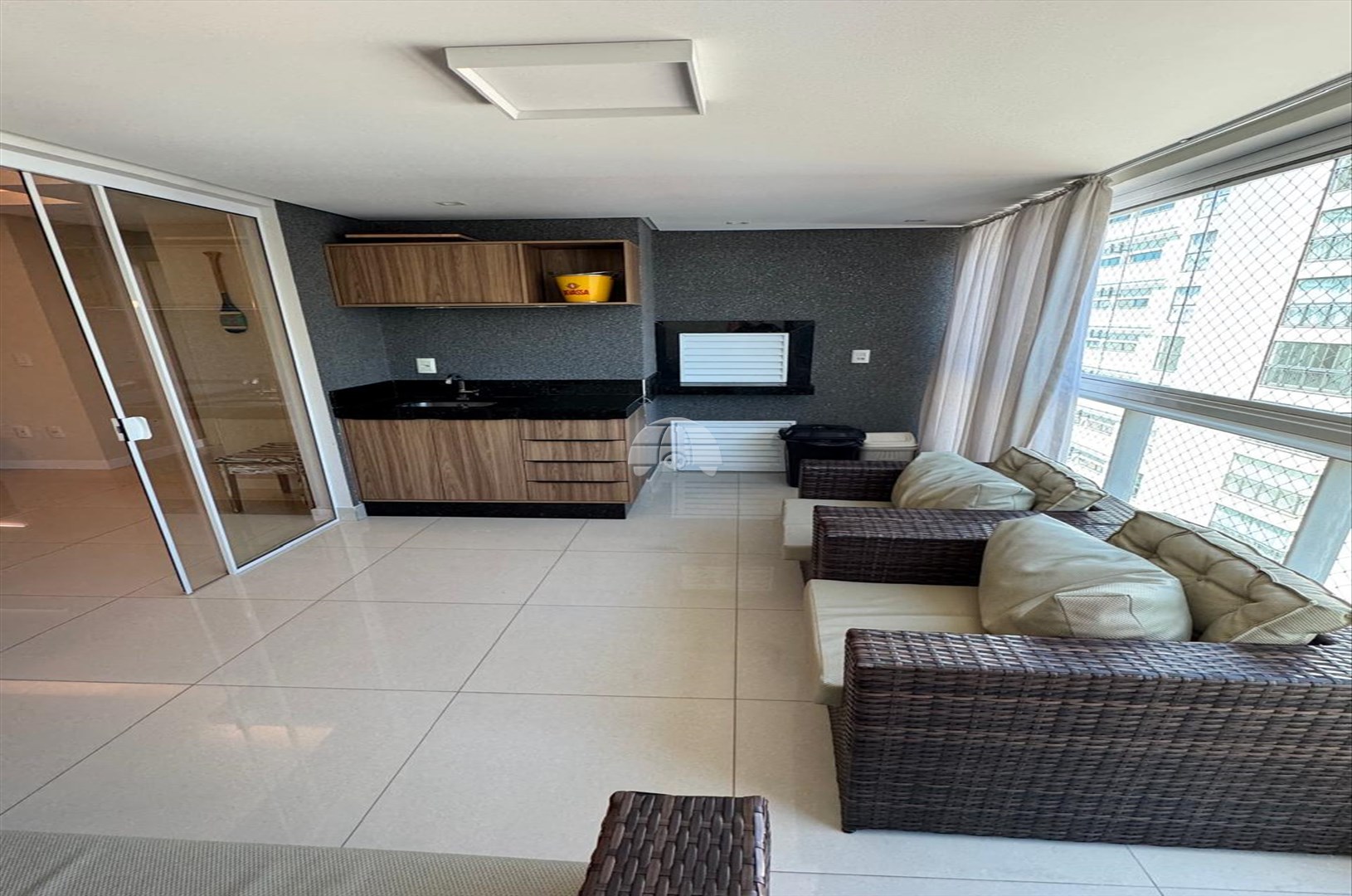 Apartamento à venda em Meia Praia, Itapema — Portal Chave Fácil