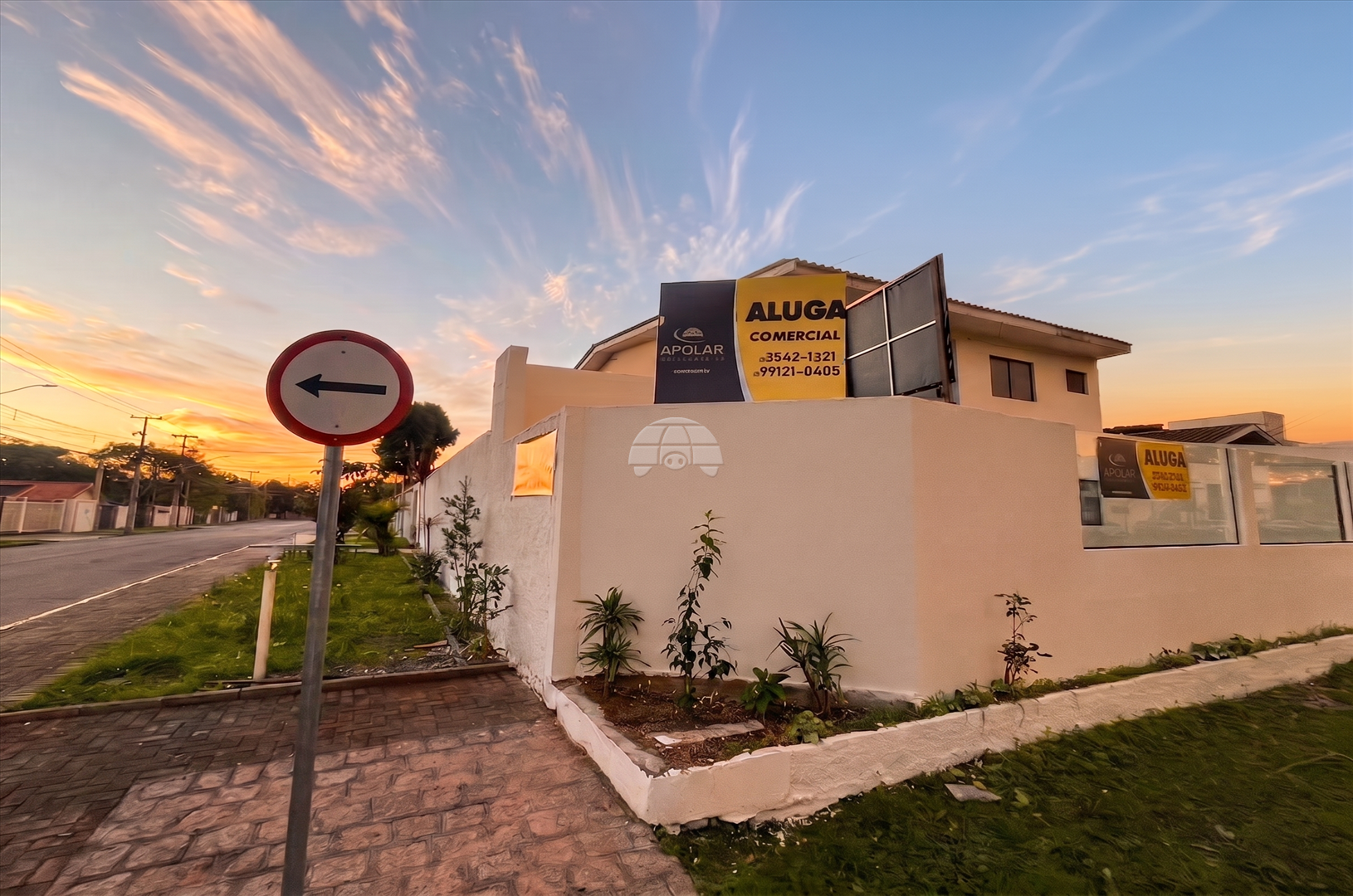 Casa para alugar em Hauer, Curitiba — Portal Chave Fácil
