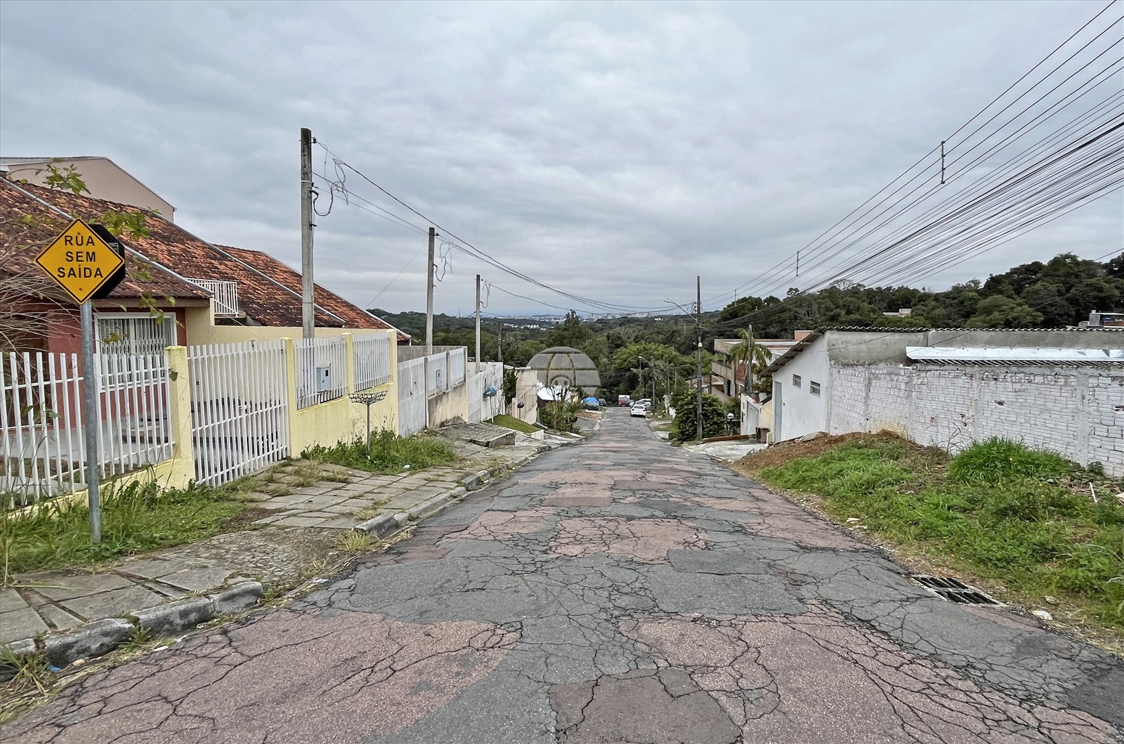 Casa para alugar em Cachoeira, Curitiba — Imobiliária Razão