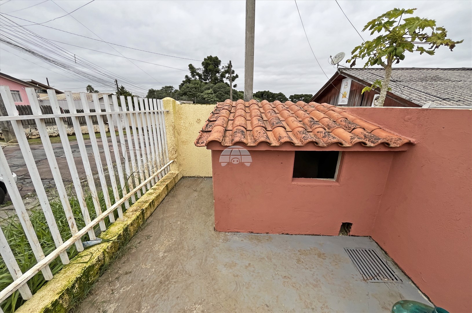 Casa para alugar em Cachoeira, Curitiba — Imobiliária Razão
