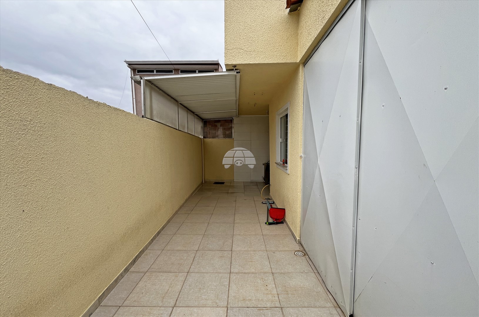 Casa para alugar em Cachoeira, Curitiba — Imobiliária Razão
