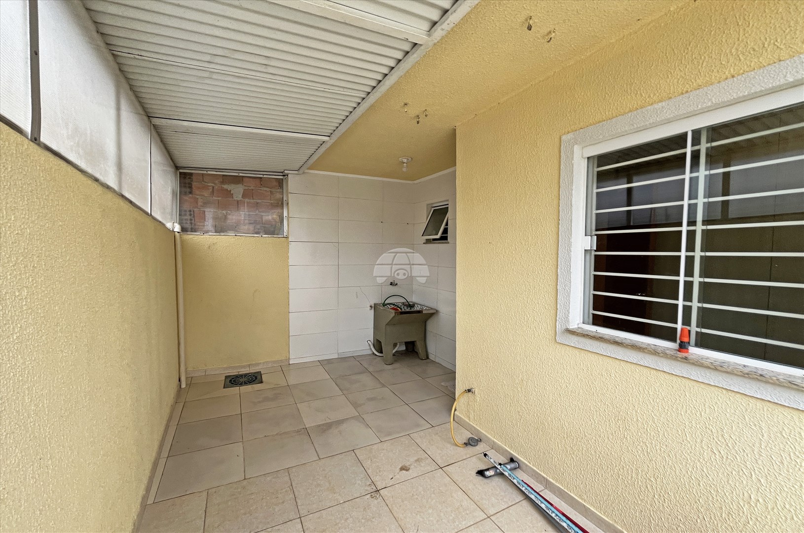 Casa para alugar em Cachoeira, Curitiba — Imobiliária Razão