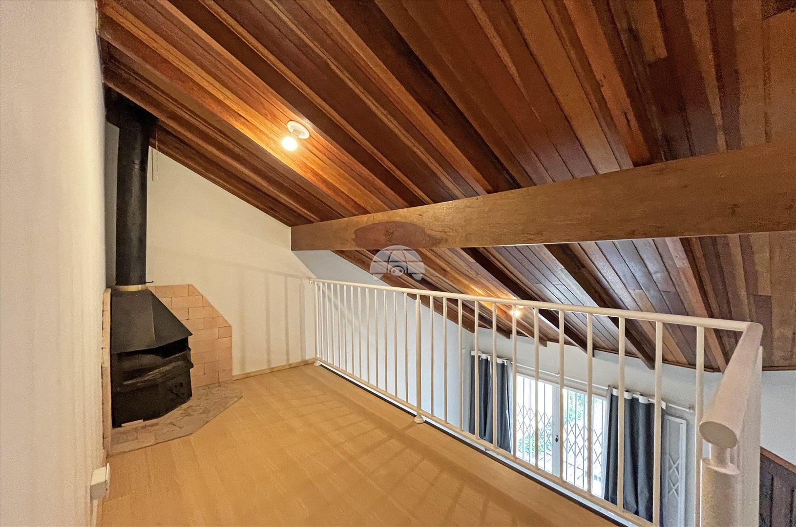 Casa para alugar em Cachoeira, Curitiba — Imobiliária Razão