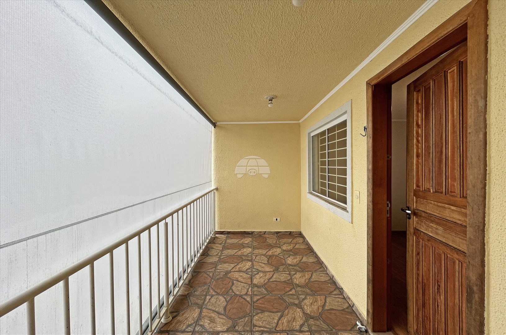 Casa para alugar em Cachoeira, Curitiba — Imobiliária Razão