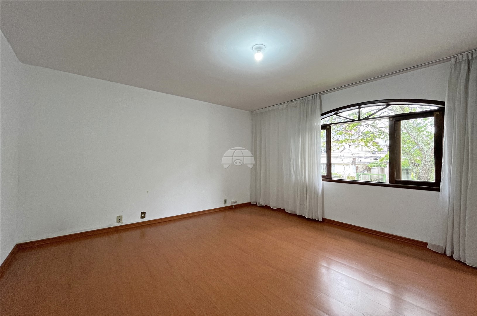 Casa para alugar em Água Verde, Curitiba — Construa Assessoria Imobiliária
