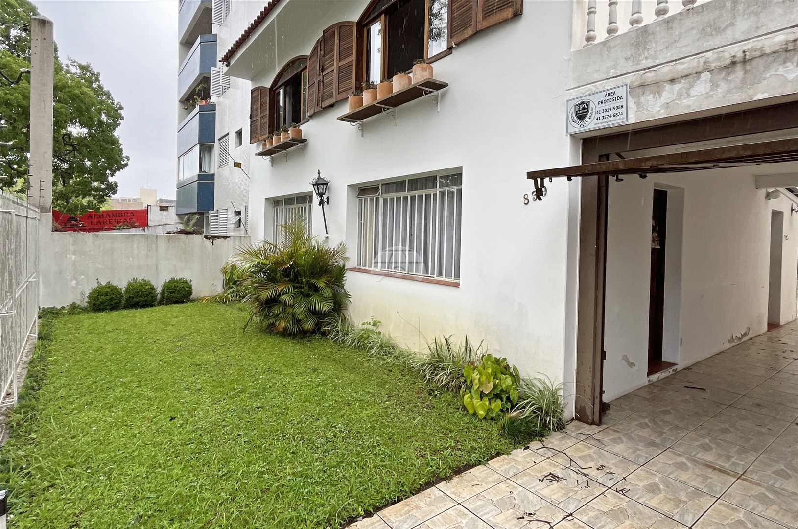 Casa para alugar em Água Verde, Curitiba — Construa Assessoria Imobiliária