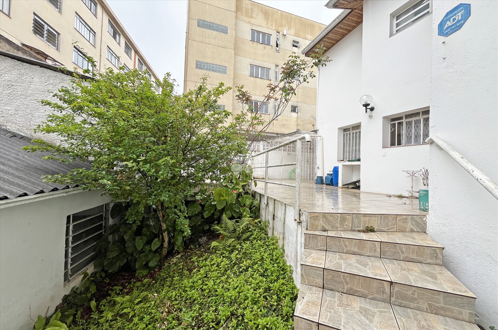 Casa para alugar em Água Verde, Curitiba — Construa Assessoria Imobiliária