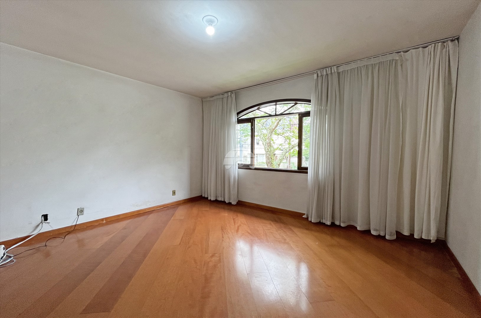 Casa para alugar em Água Verde, Curitiba — Construa Assessoria Imobiliária