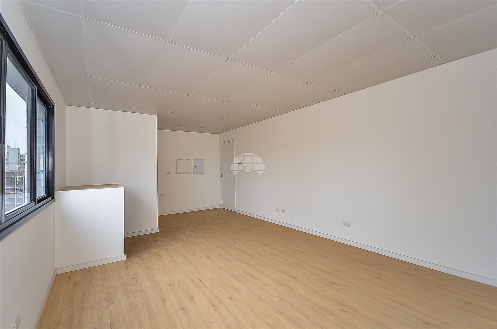 Sala/Conjunto Comercial à venda em Centro, Curitiba — TESTE 12342