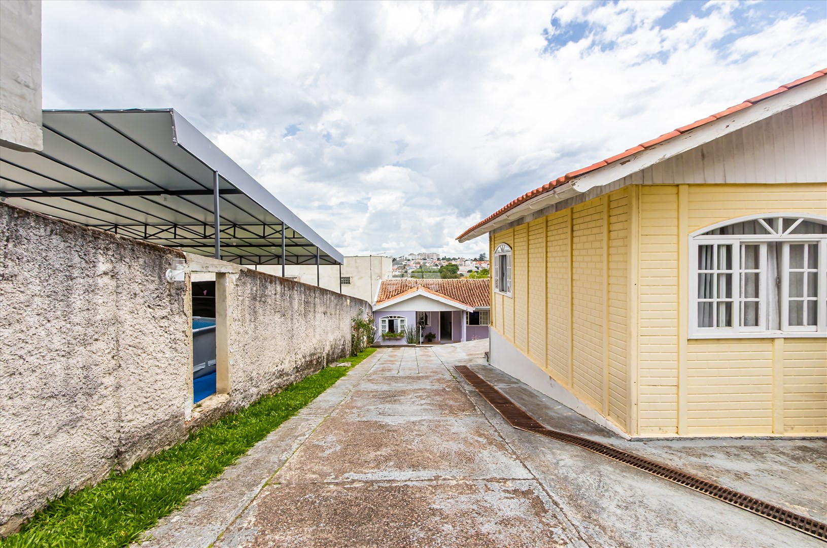 Terreno à venda em Lindóia, Curitiba — Imobiliária Cilar