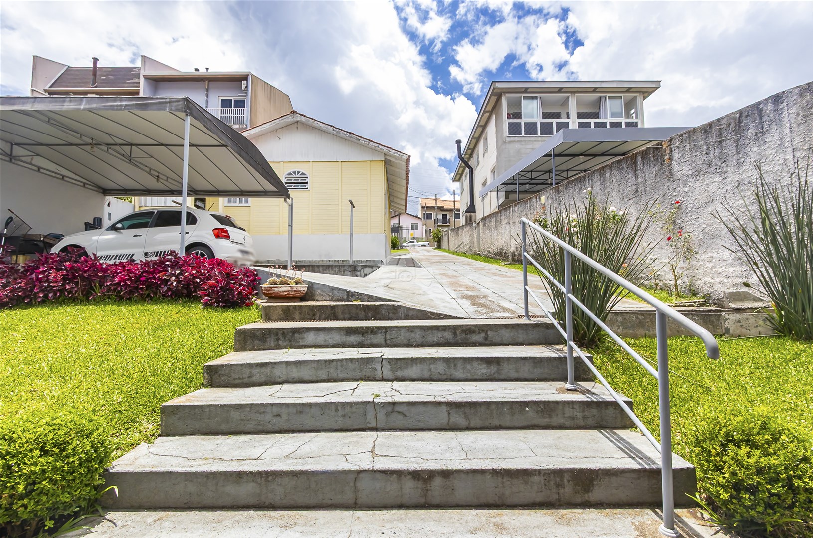 Terreno à venda em Lindóia, Curitiba — Imobiliária Cilar
