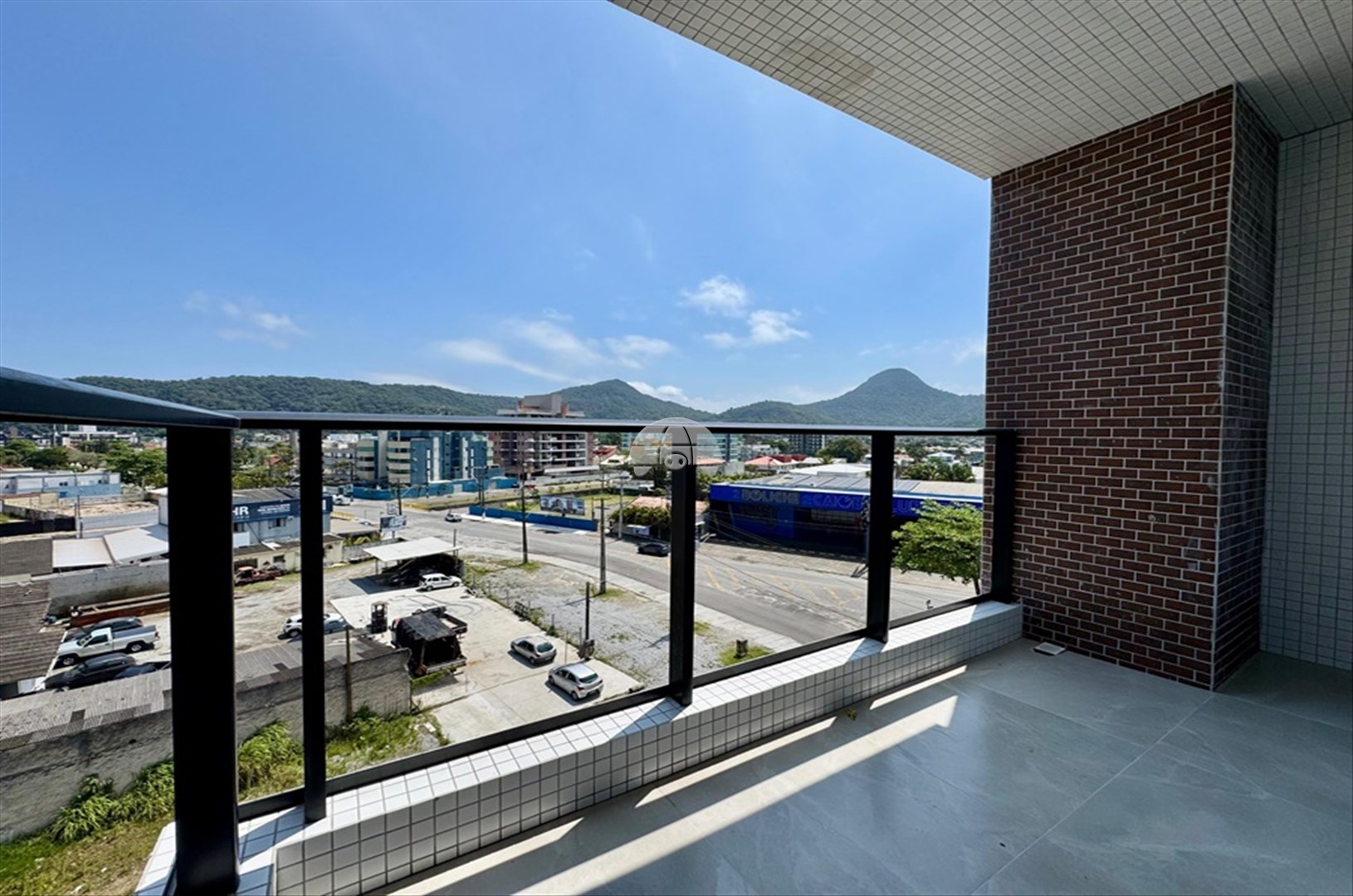 Apartamento à venda em Caioba, Matinhos — Portal Chave Fácil