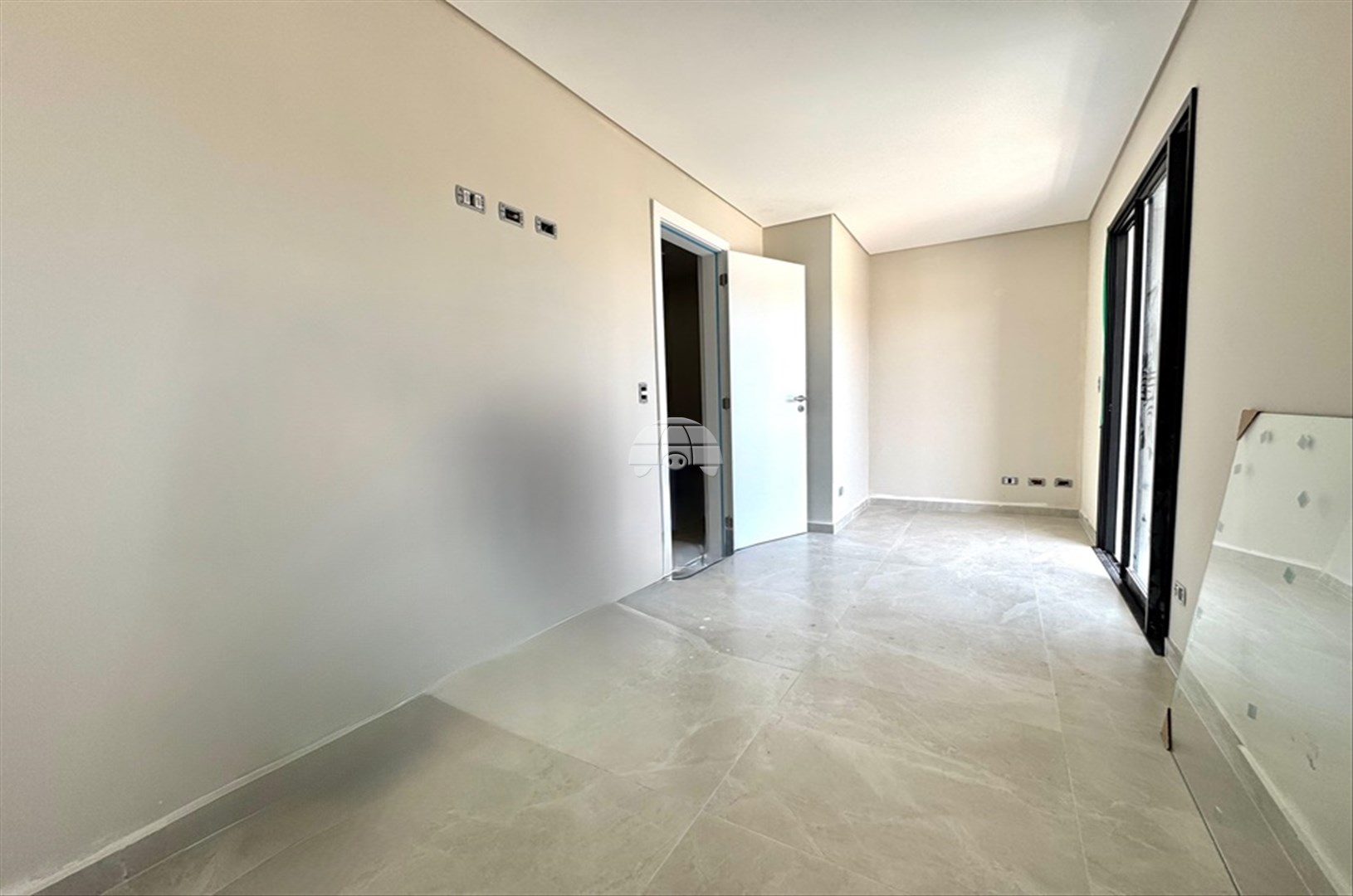 Apartamento à venda em Caioba, Matinhos — Portal Chave Fácil