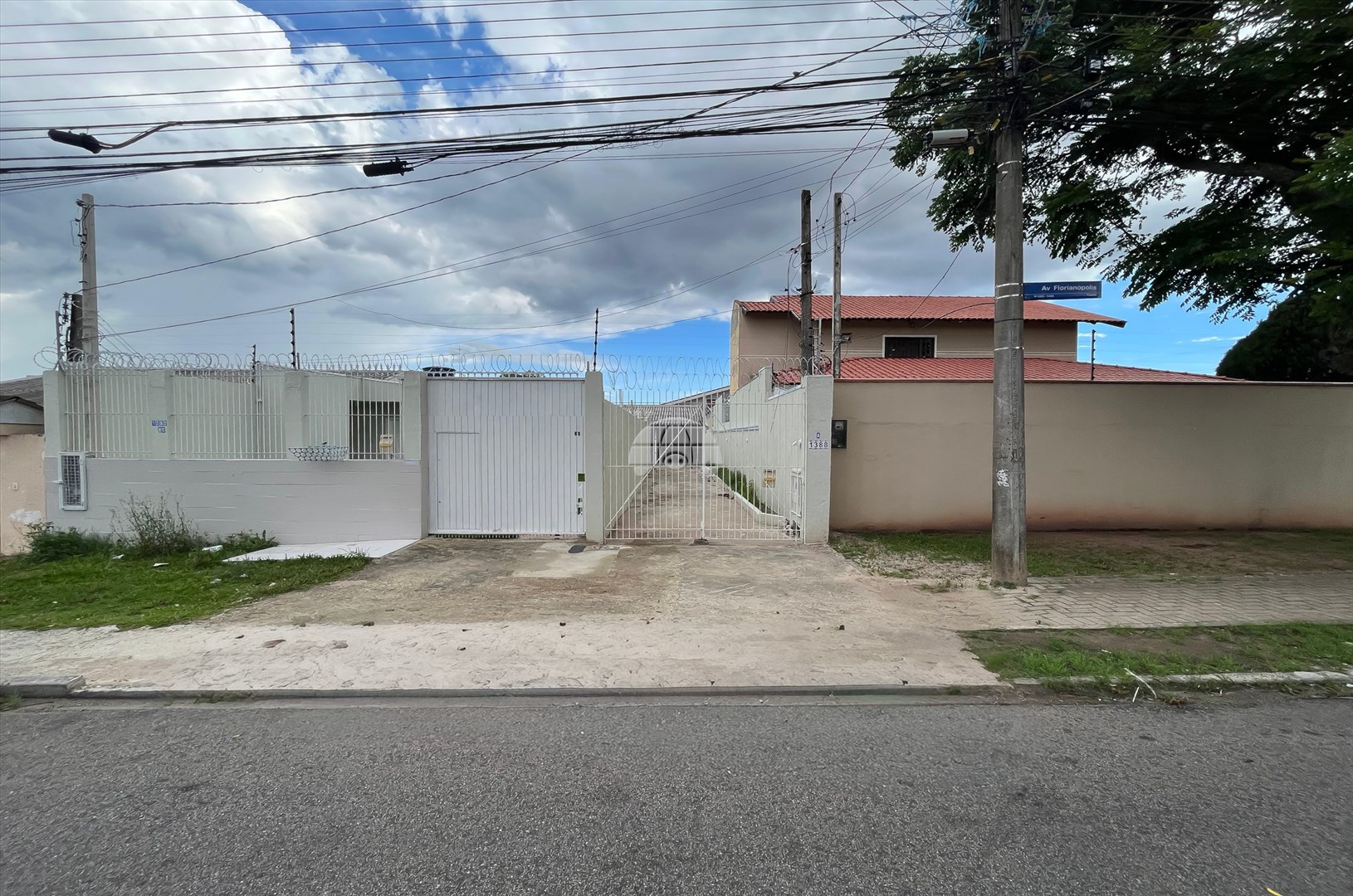 Casa para alugar em Cajuru, Curitiba — Portal Chave Fácil