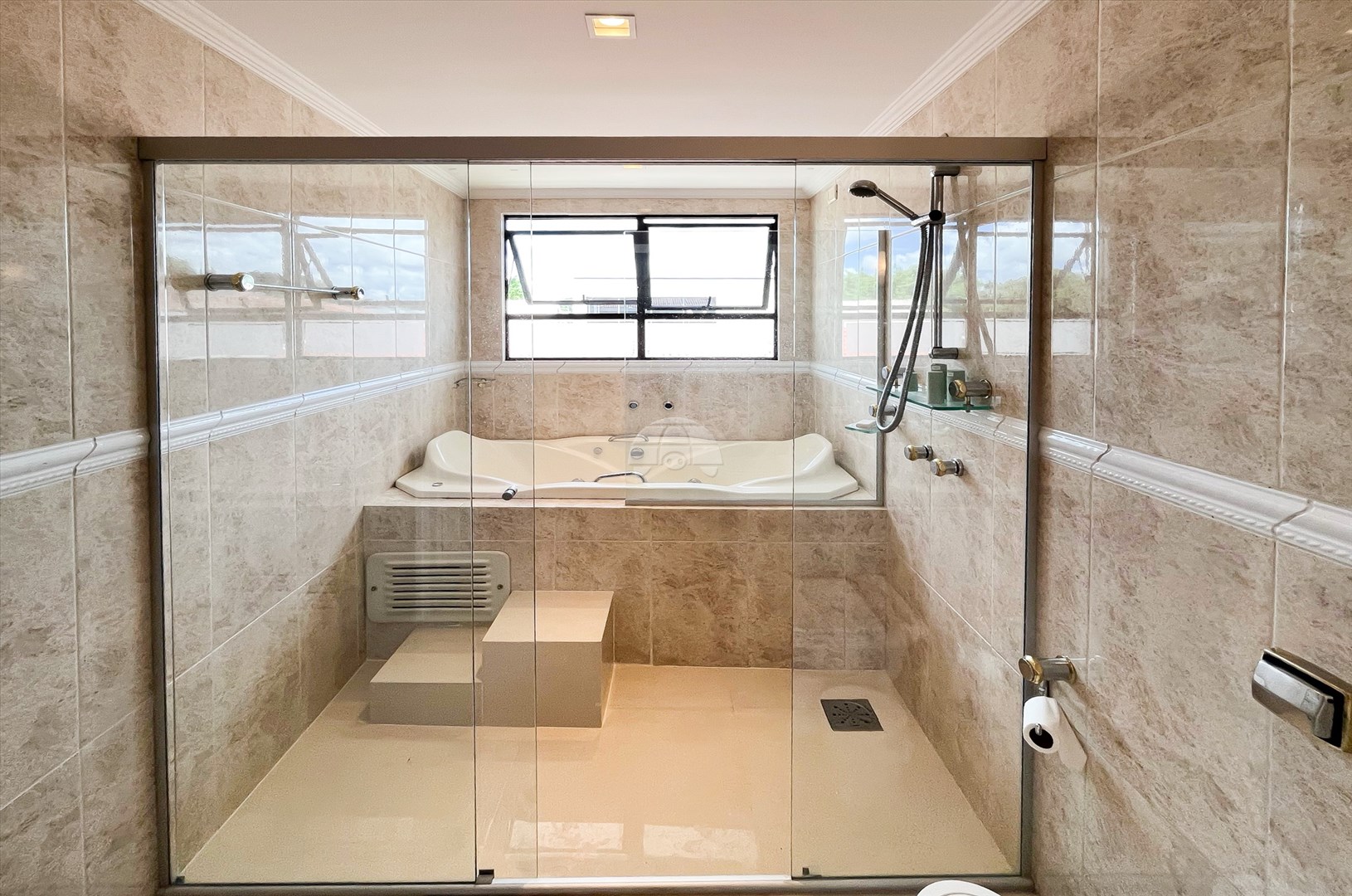 Casa para alugar em São Francisco, Curitiba — Imobiliária Cilar