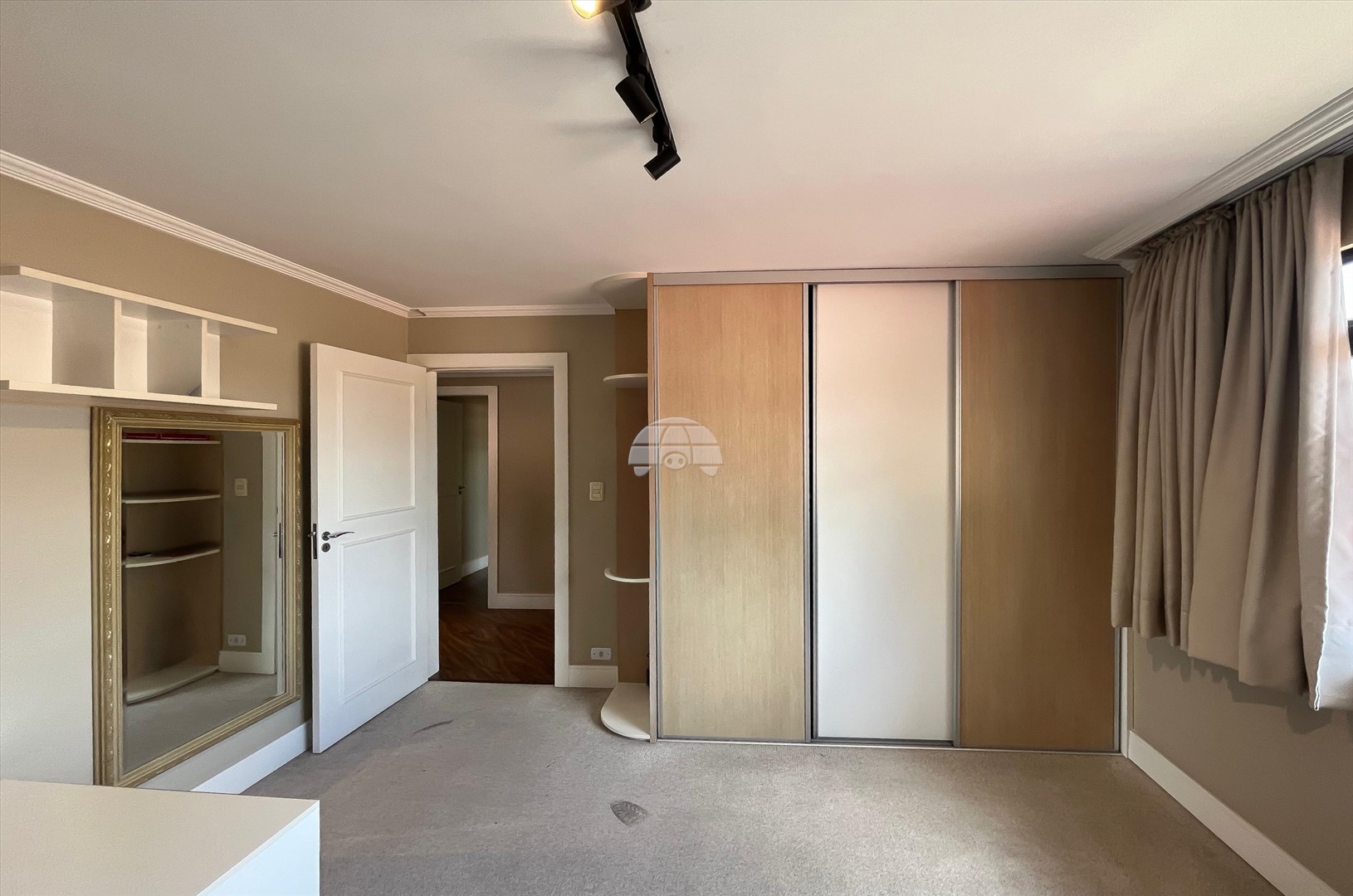 Casa para alugar em São Francisco, Curitiba — Imobiliária Cilar