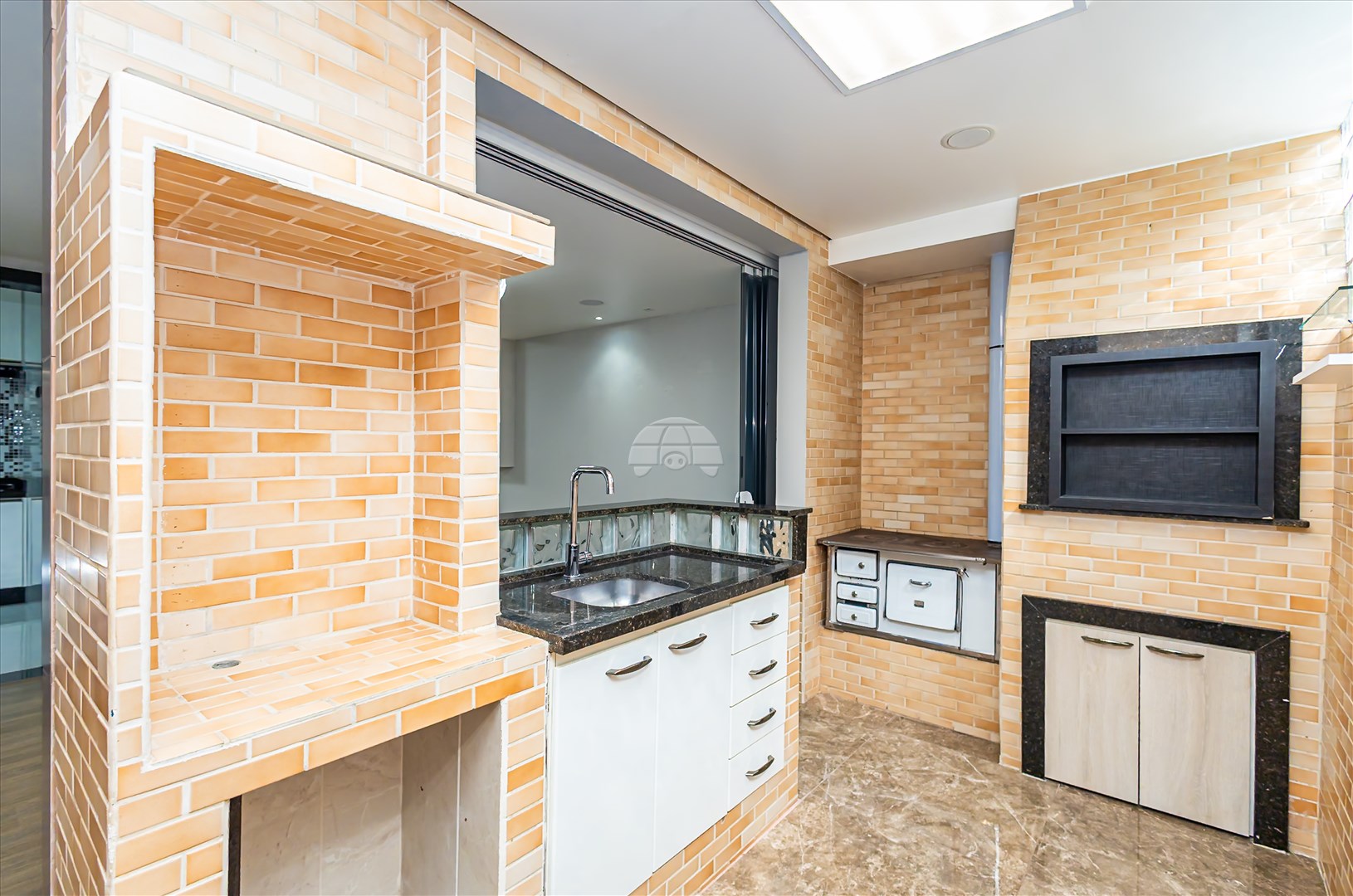 Casa à venda em Boa Vista, Curitiba — GOMES CONSULTOR IMOBILIARIO LTDA.