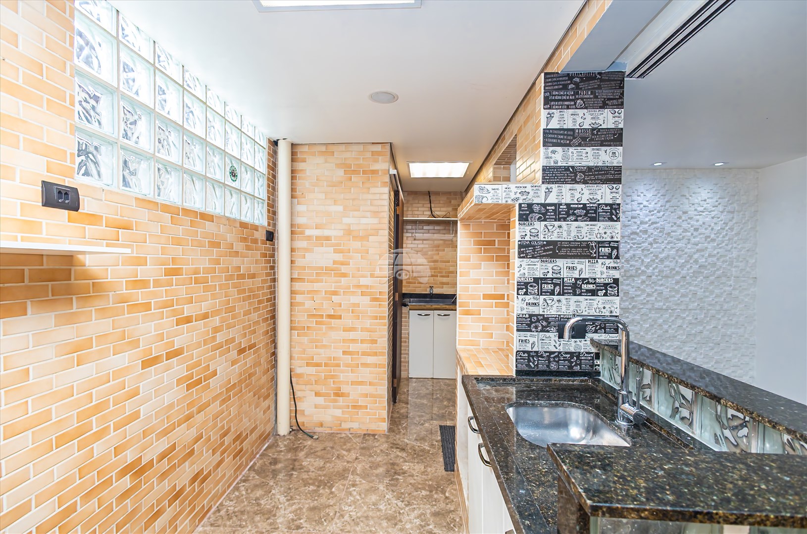 Casa à venda em Boa Vista, Curitiba — GOMES CONSULTOR IMOBILIARIO LTDA.
