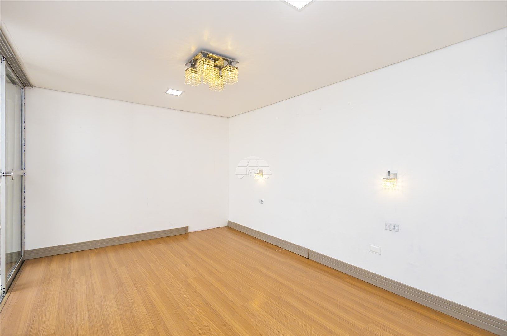 Casa à venda em Boa Vista, Curitiba — GOMES CONSULTOR IMOBILIARIO LTDA.