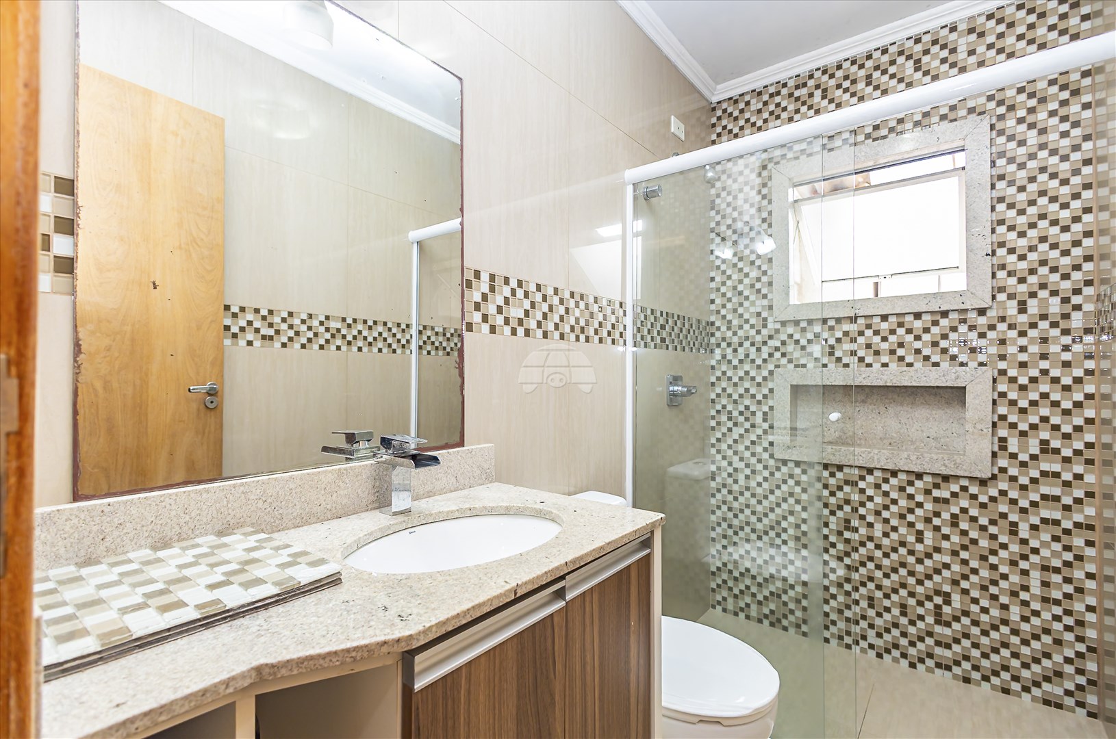 Casa à venda em Boa Vista, Curitiba — GOMES CONSULTOR IMOBILIARIO LTDA.