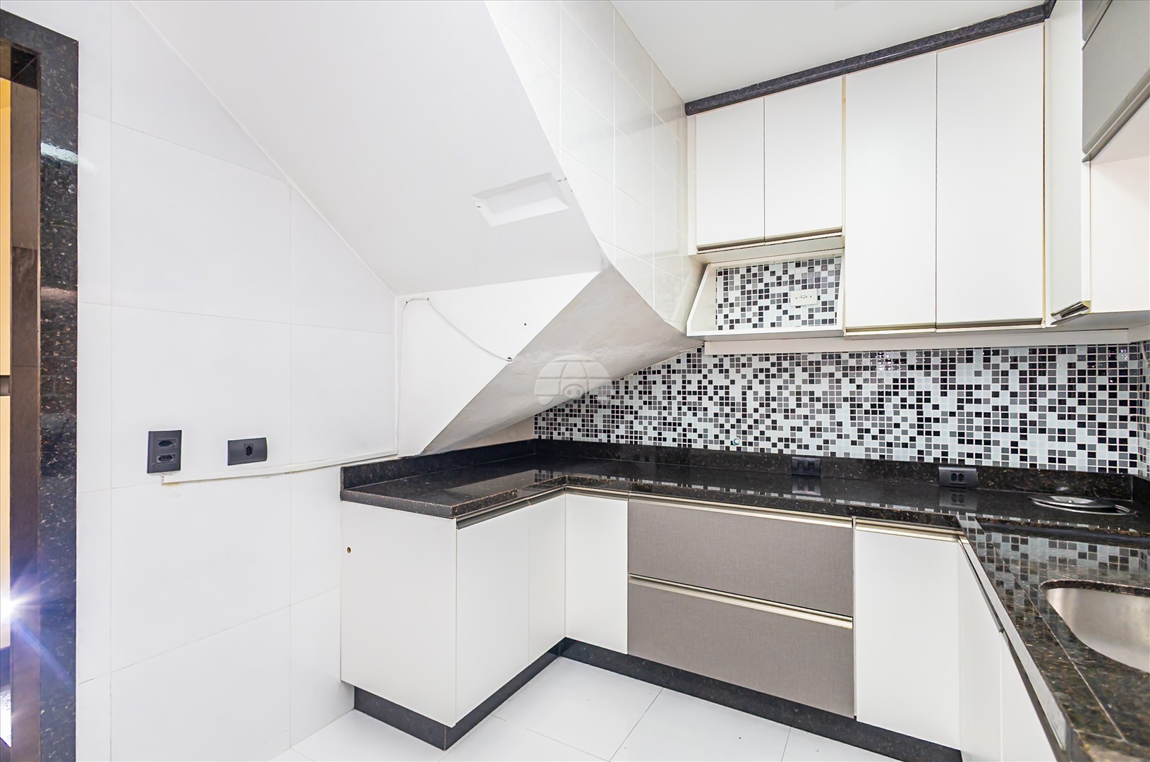 Casa à venda em Boa Vista, Curitiba — GOMES CONSULTOR IMOBILIARIO LTDA.