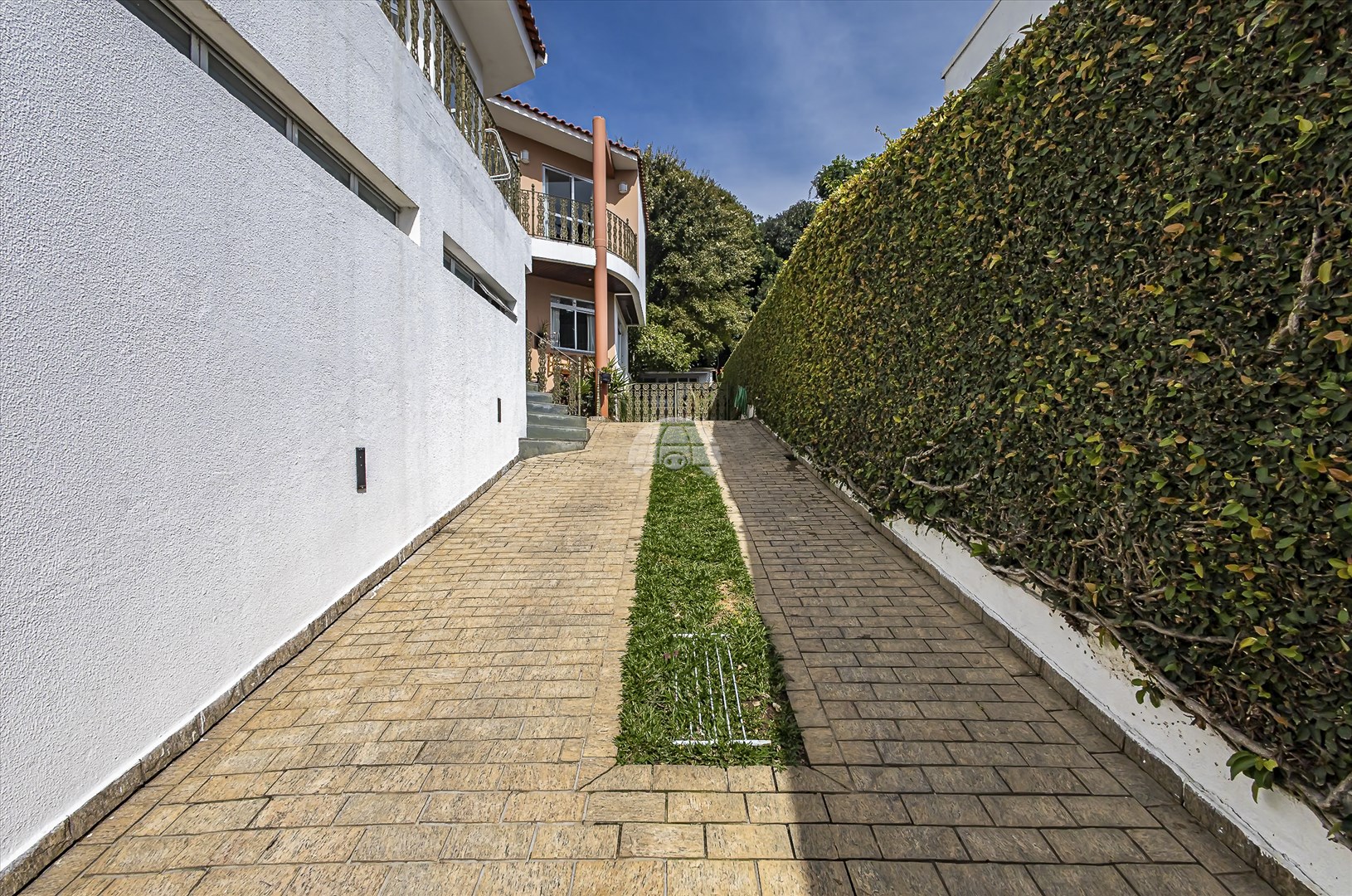 Casa à venda em Vista Alegre, Curitiba — Portal Chave Fácil