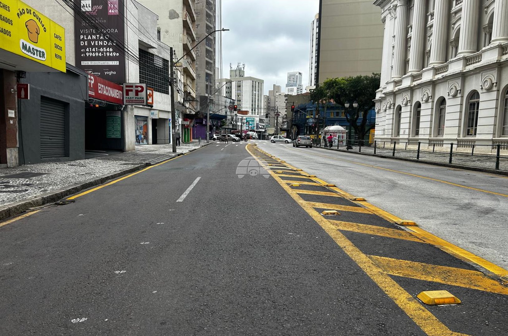 Sala/Conjunto Comercial à venda em Centro, Curitiba — Portal Chave Fácil