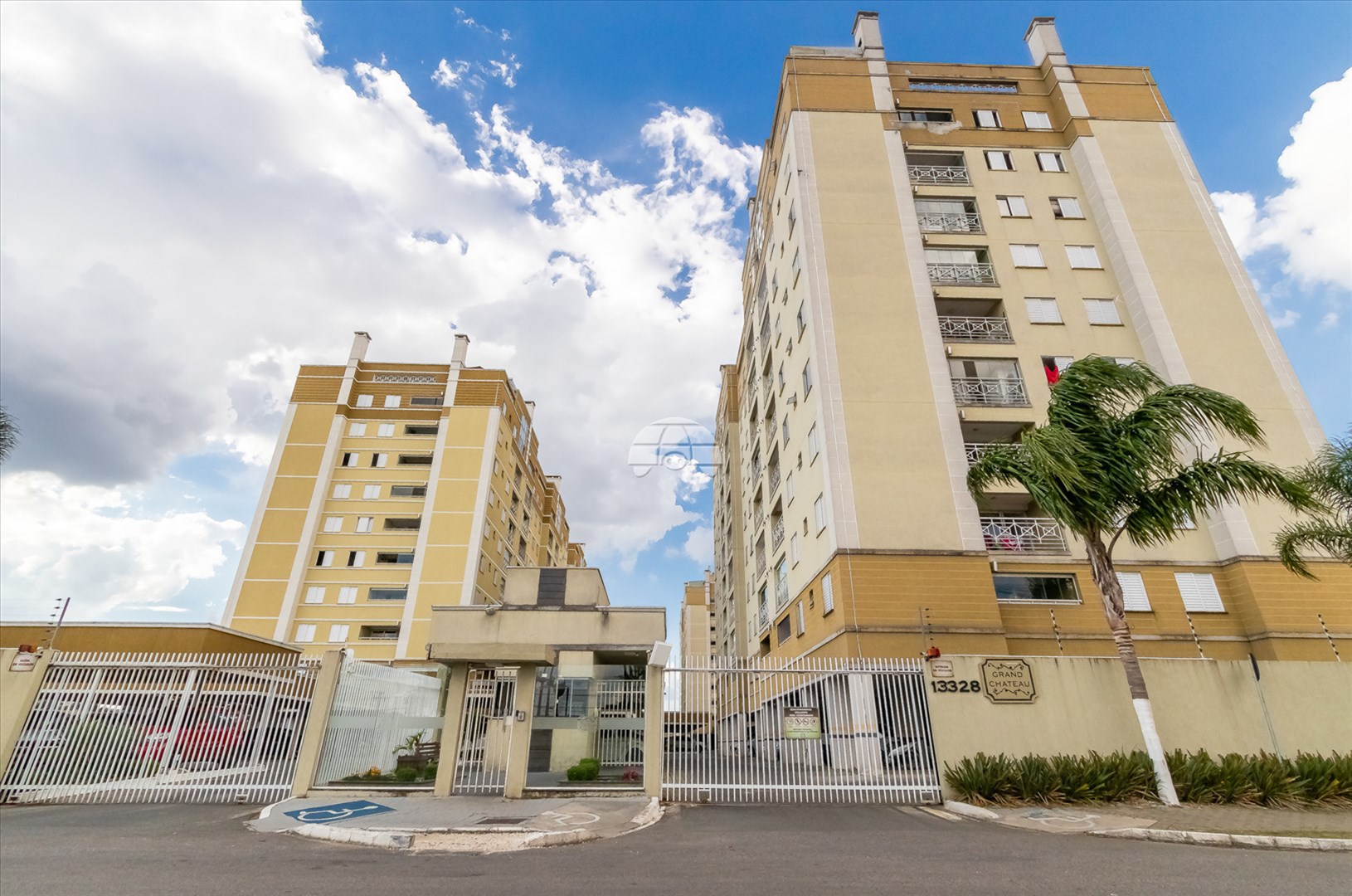 Apartamento à venda em Centro, Pinhais — Portal Chave Fácil