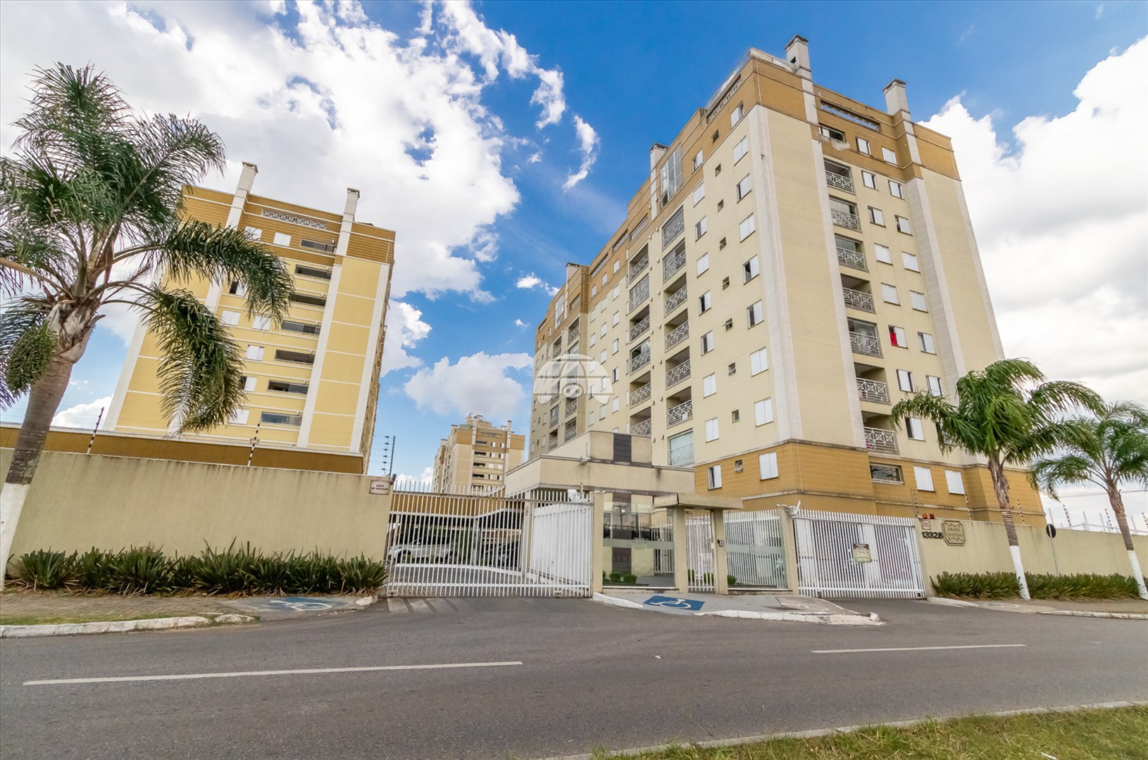Apartamento à venda em Centro, Pinhais — Portal Chave Fácil