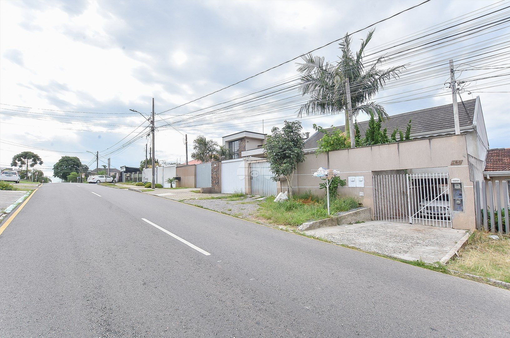 Casa à venda em Capão Raso, Curitiba — Galvão Vendas - Imóveis a venda em Curitiba