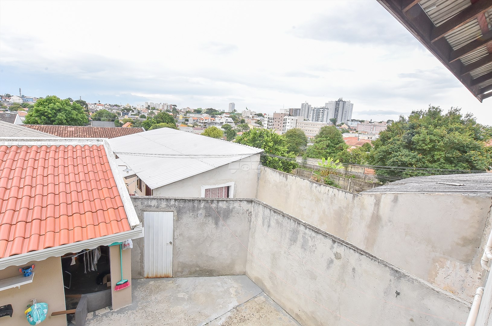Casa à venda em Capão Raso, Curitiba — Galvão Vendas - Imóveis a venda em Curitiba