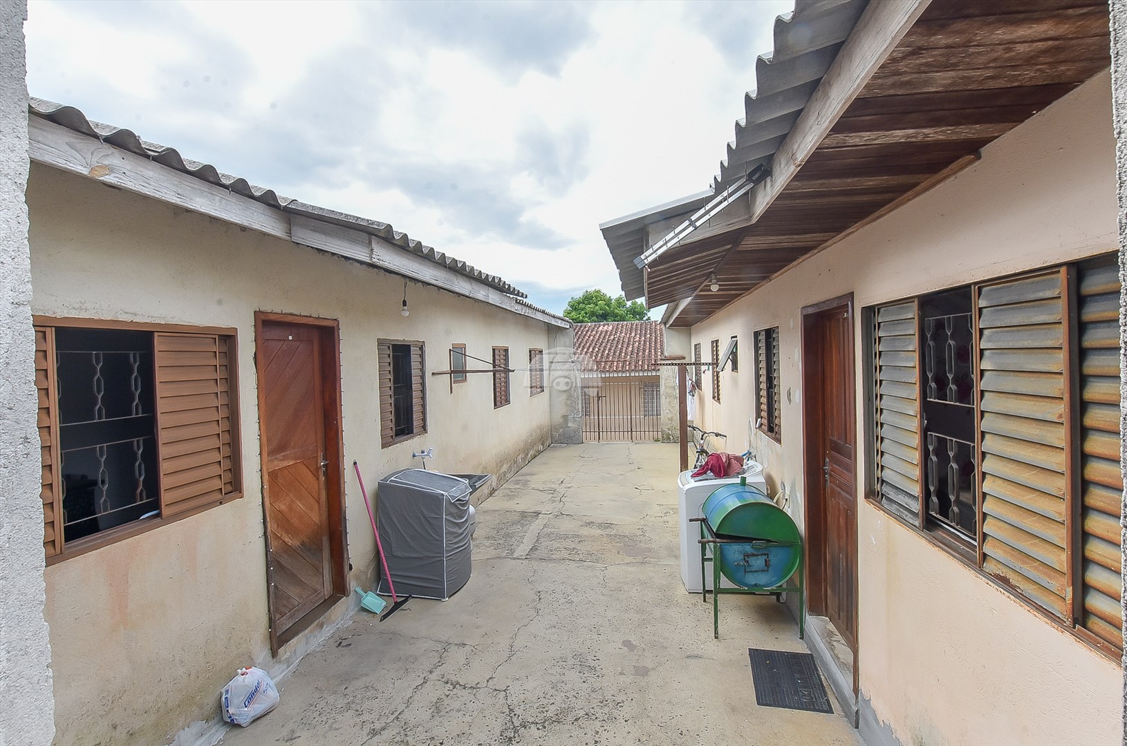 Casa à venda em Capão Raso, Curitiba — Galvão Vendas - Imóveis a venda em Curitiba