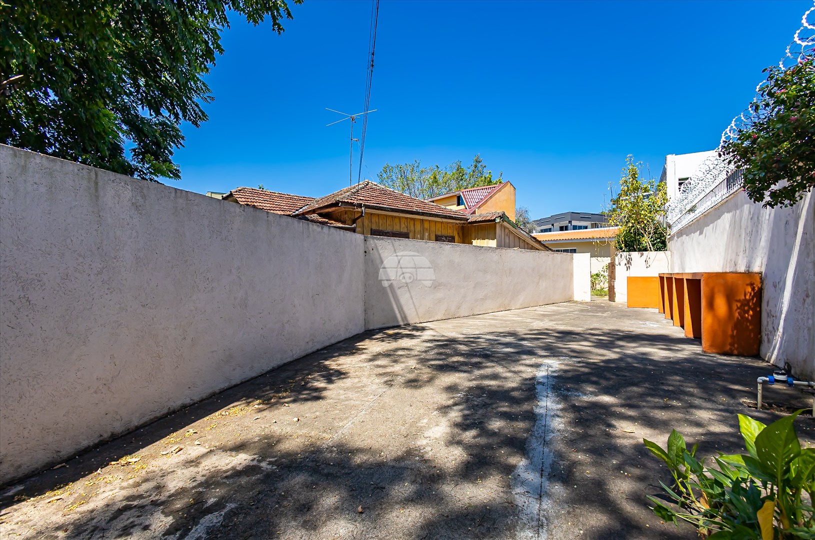Terreno/Área à venda em Centro Cívico, Curitiba — Imobiliária Razão