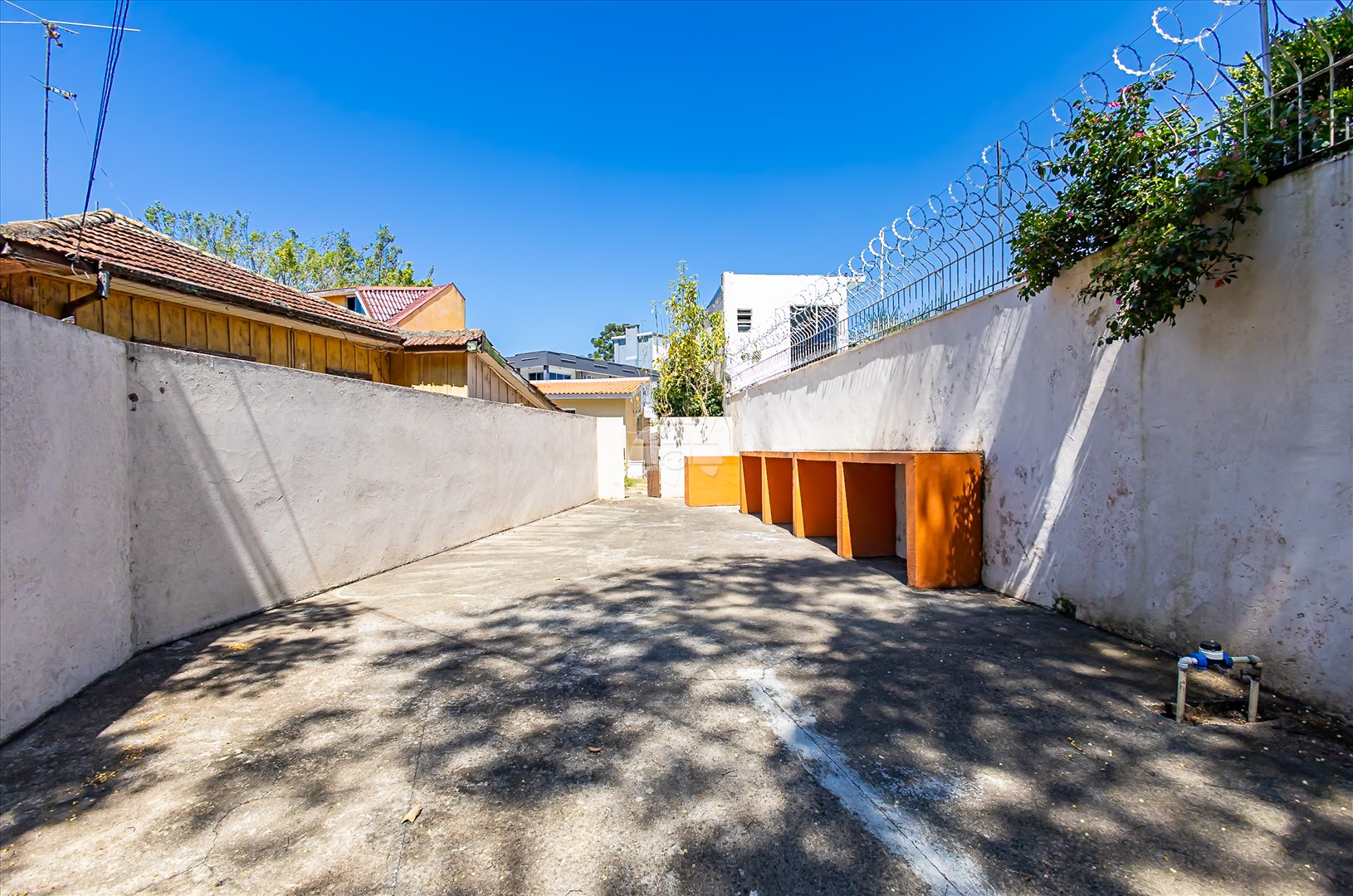 Terreno/Área à venda em Centro Cívico, Curitiba — Imobiliária Razão