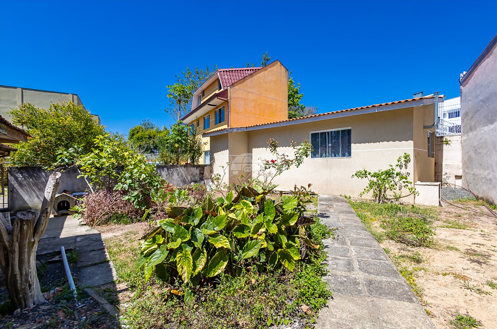 Terreno/Área à venda em Centro Cívico, Curitiba — Imobiliária Razão