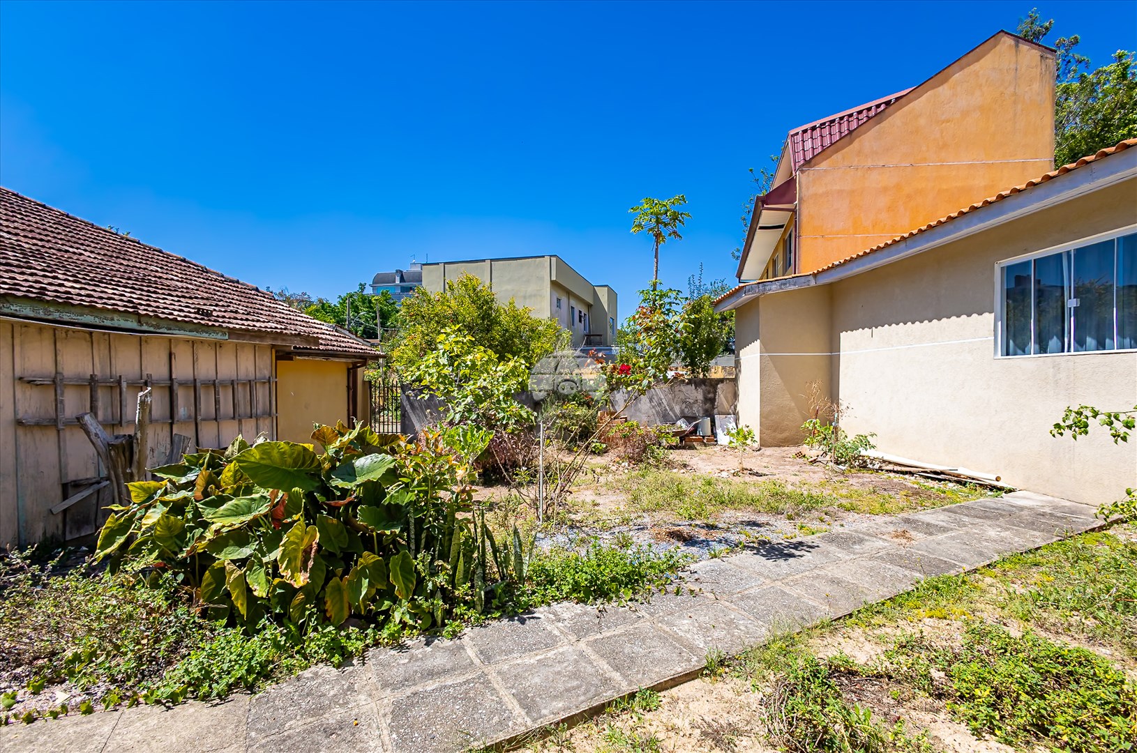 Terreno/Área à venda em Centro Cívico, Curitiba — Imobiliária Razão