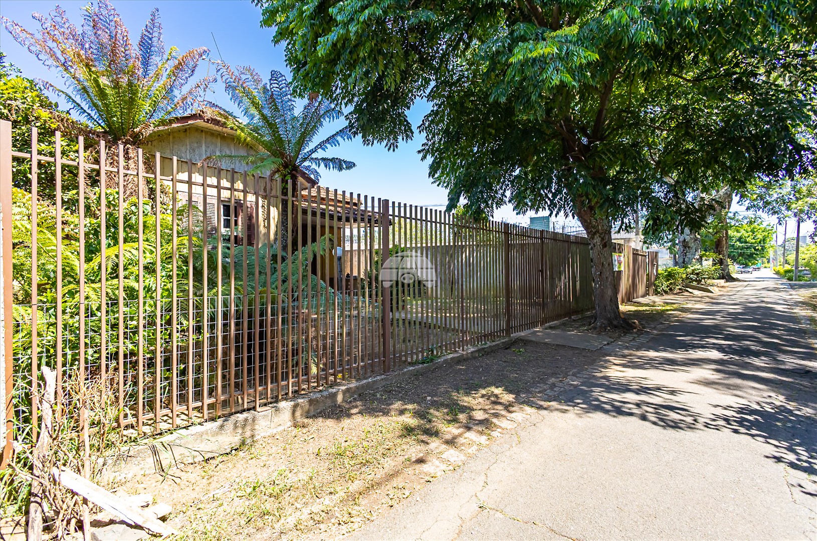 Terreno/Área à venda em Centro Cívico, Curitiba — Imobiliária Razão