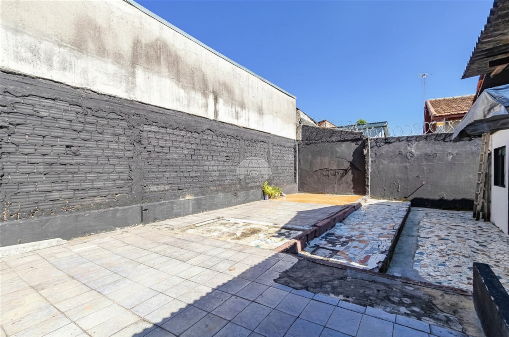Terreno/Área à venda em Cajuru, Curitiba — Imobiliária Andrade