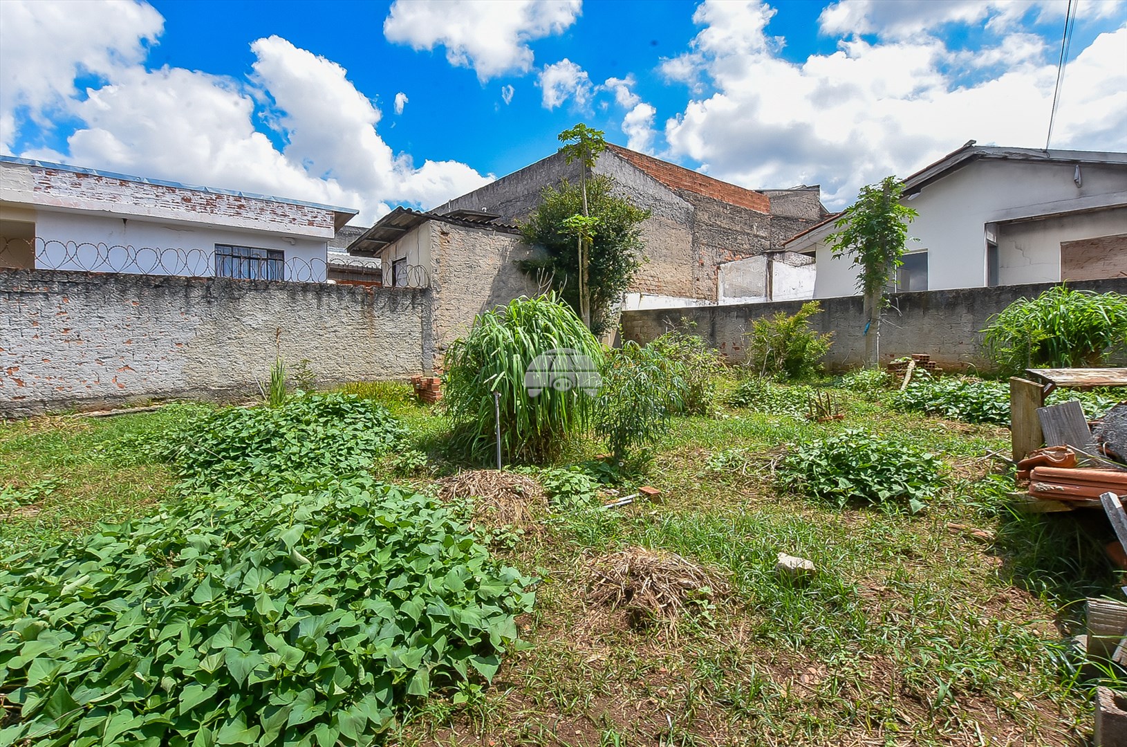 Terreno à venda em Lindóia, Curitiba — Imobiliária Cilar